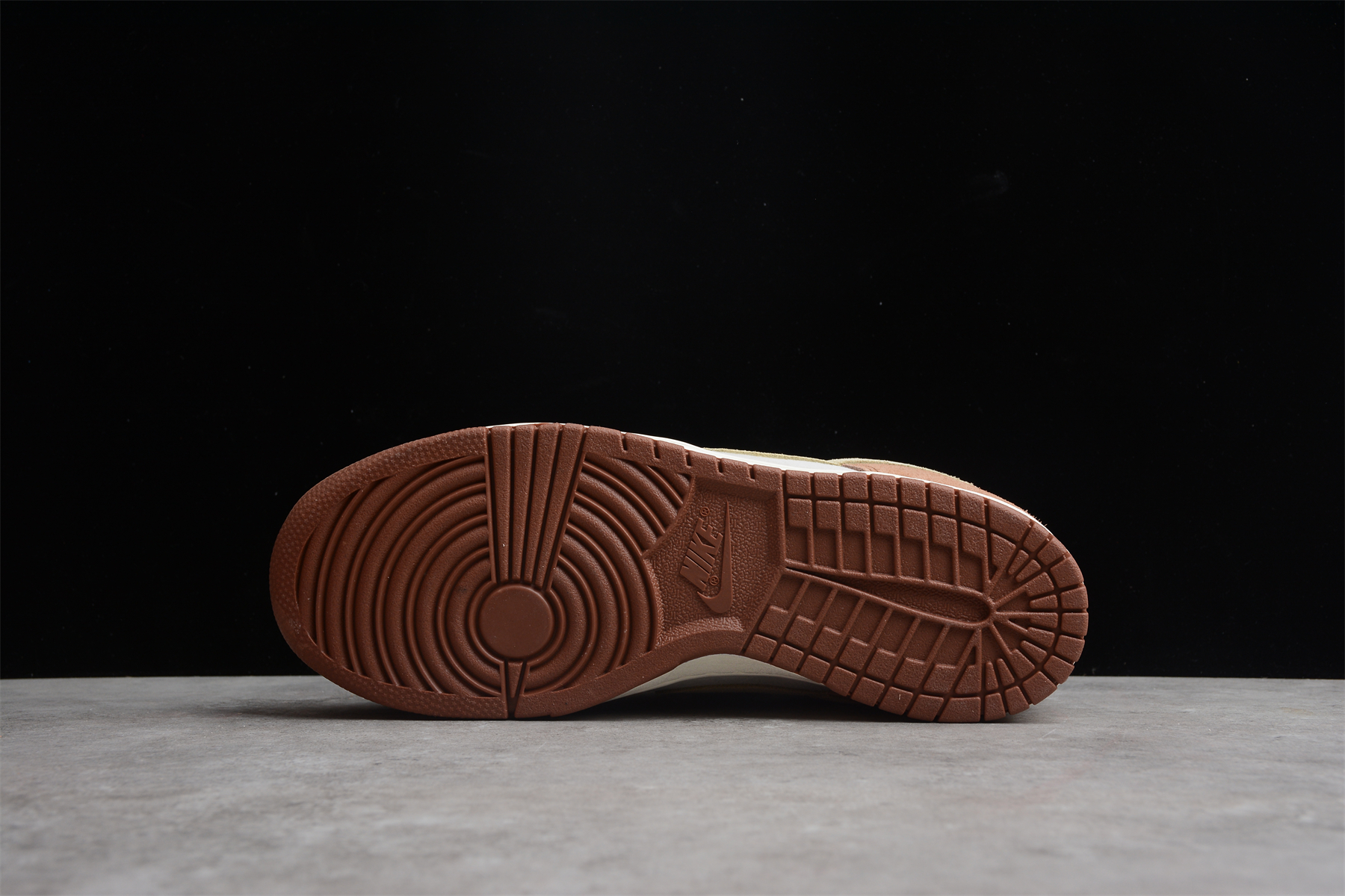 DUNK LOW RETRO PRM “MEDIUM CURRY” - Image 6